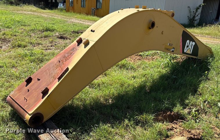 image for item DO1272 Caterpillar 320 boom