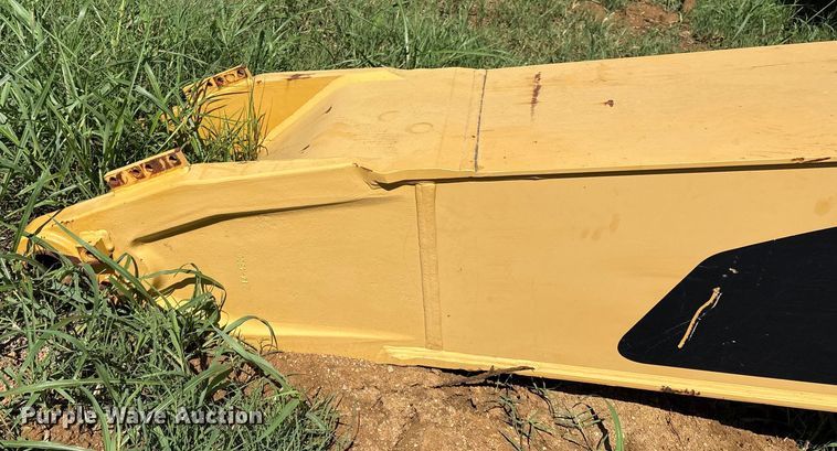 image for item DO1272 Caterpillar 320 boom