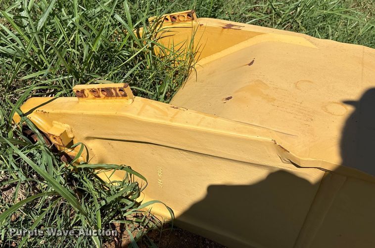 image for item DO1272 Caterpillar 320 boom