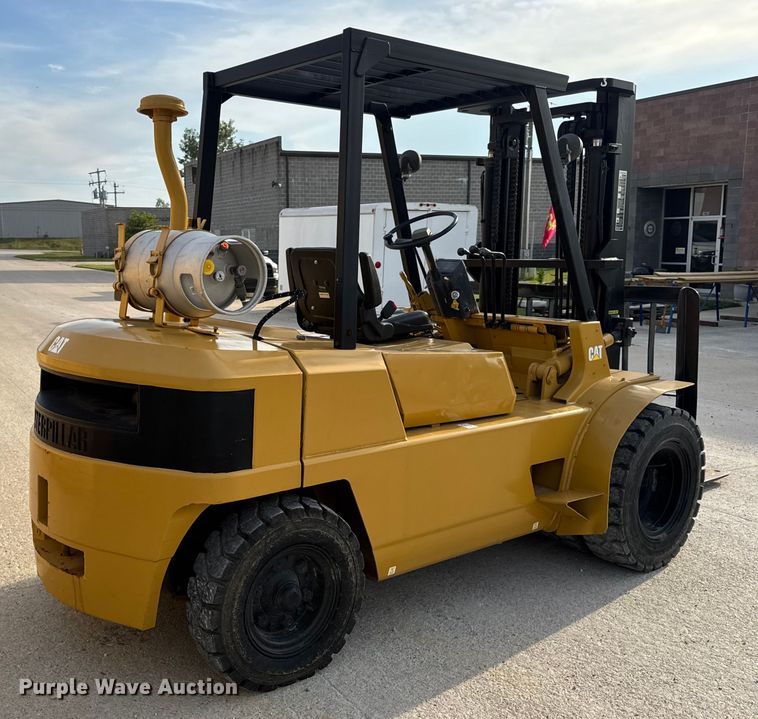 MONTACARGAS CATERPILLAR GPL40