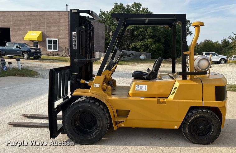 image for item DO2253 Caterpillar GPL40 forklift