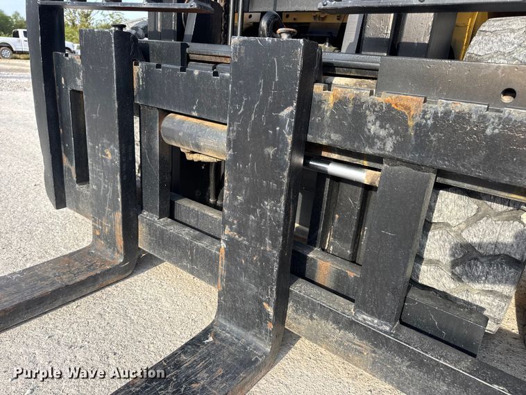 image for item DO2253 Caterpillar GPL40 forklift