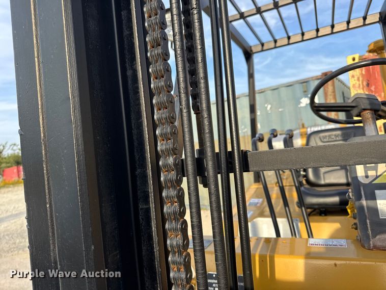 image for item DO2253 Caterpillar GPL40 forklift