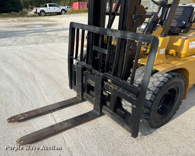 image for item DO2253 Caterpillar GPL40 forklift