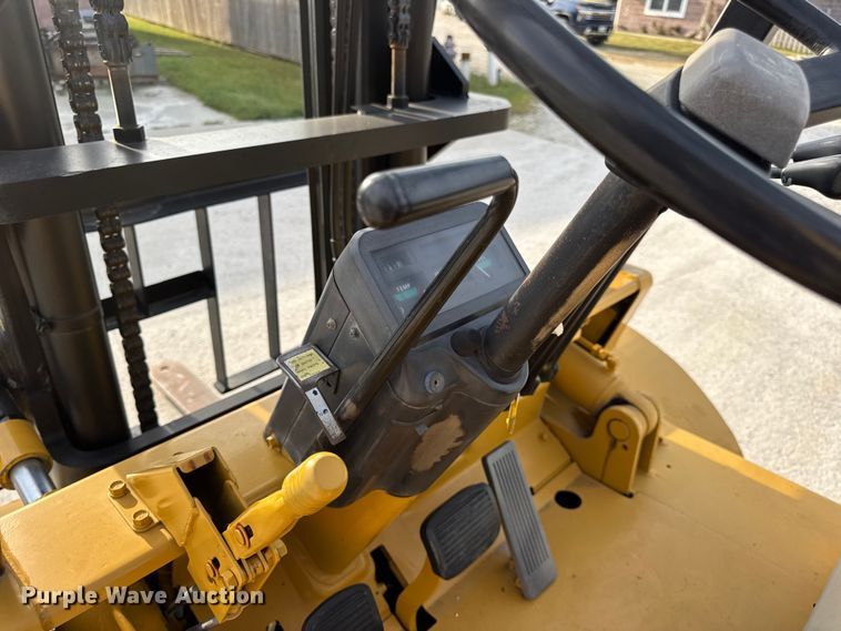 image for item DO2253 Caterpillar GPL40 forklift