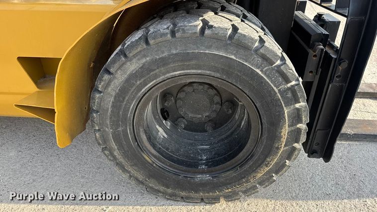 image for item DO2253 Caterpillar GPL40 forklift