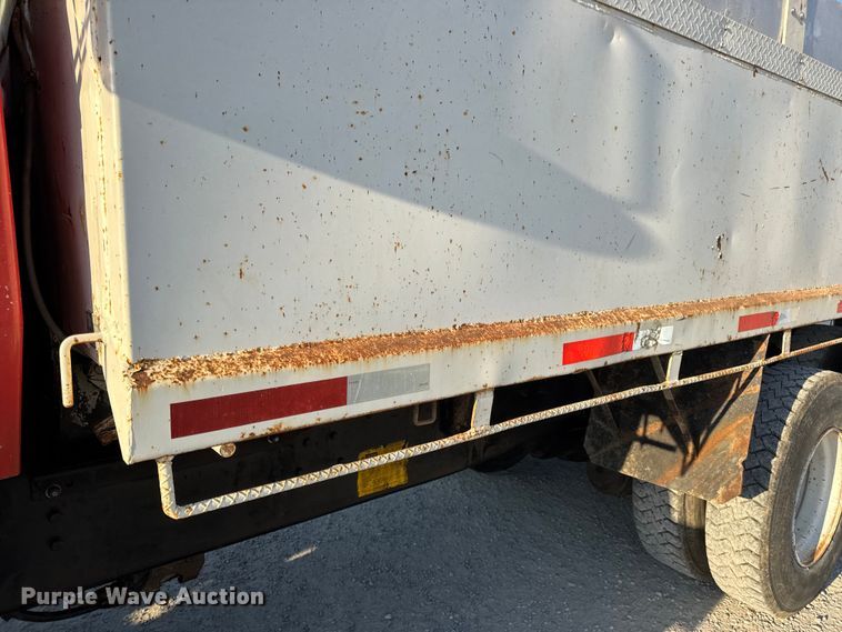 image for item DO2255 1992 Ford L8000 dump truck
