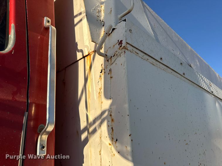 image for item DO2255 1992 Ford L8000 dump truck