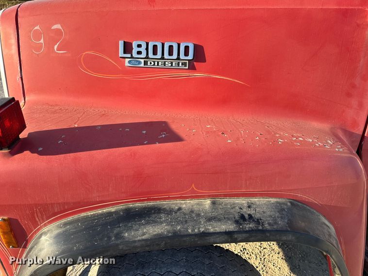 image for item DO2255 1992 Ford L8000 dump truck