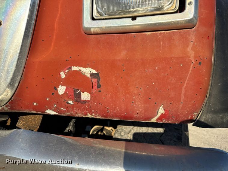 image for item DO2255 1992 Ford L8000 dump truck