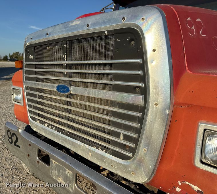 image for item DO2255 1992 Ford L8000 dump truck