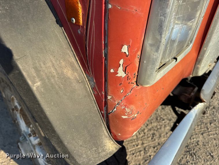 image for item DO2255 1992 Ford L8000 dump truck