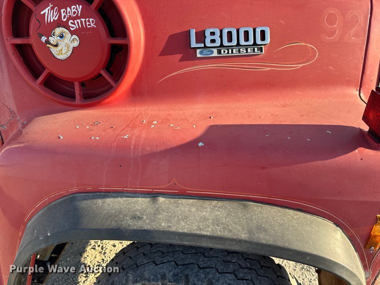 image for item DO2255 1992 Ford L8000 dump truck