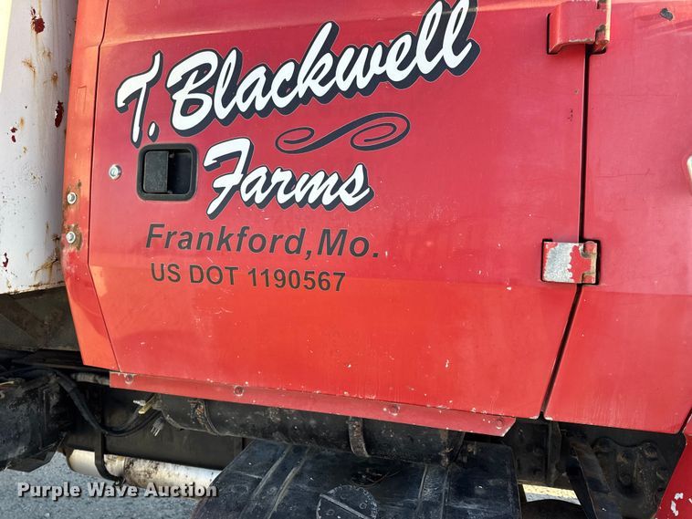 image for item DO2255 1992 Ford L8000 dump truck