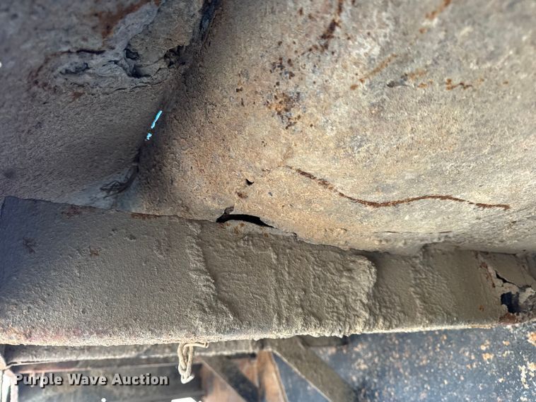 image for item DO2255 1992 Ford L8000 dump truck