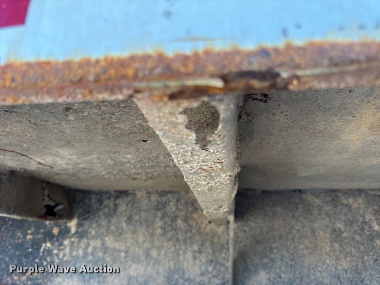 image for item DO2255 1992 Ford L8000 dump truck