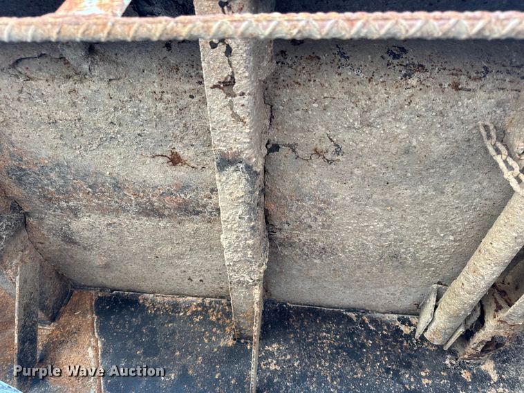 image for item DO2255 1992 Ford L8000 dump truck