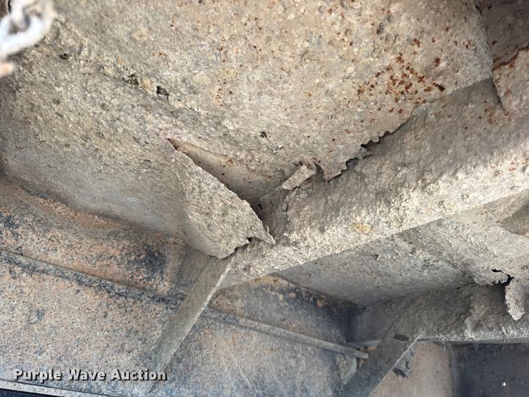 image for item DO2255 1992 Ford L8000 dump truck