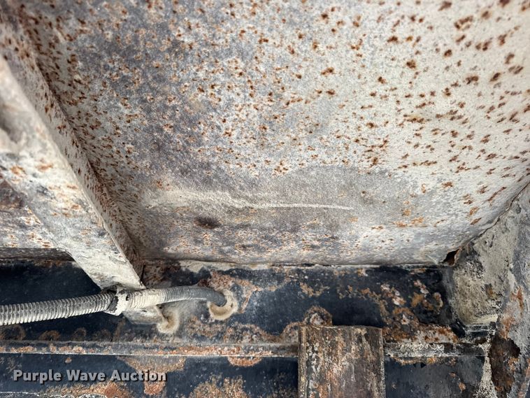 image for item DO2255 1992 Ford L8000 dump truck