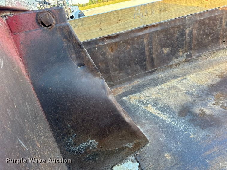 image for item DO2255 1992 Ford L8000 dump truck