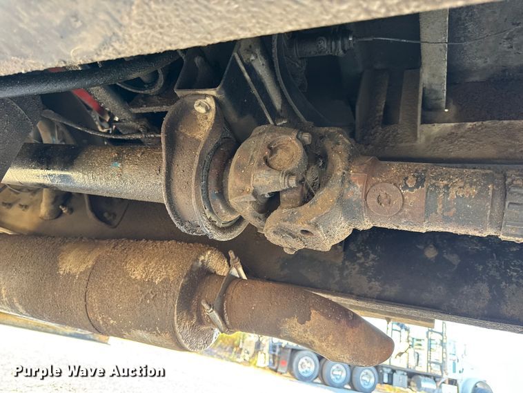 image for item DO2255 1992 Ford L8000 dump truck