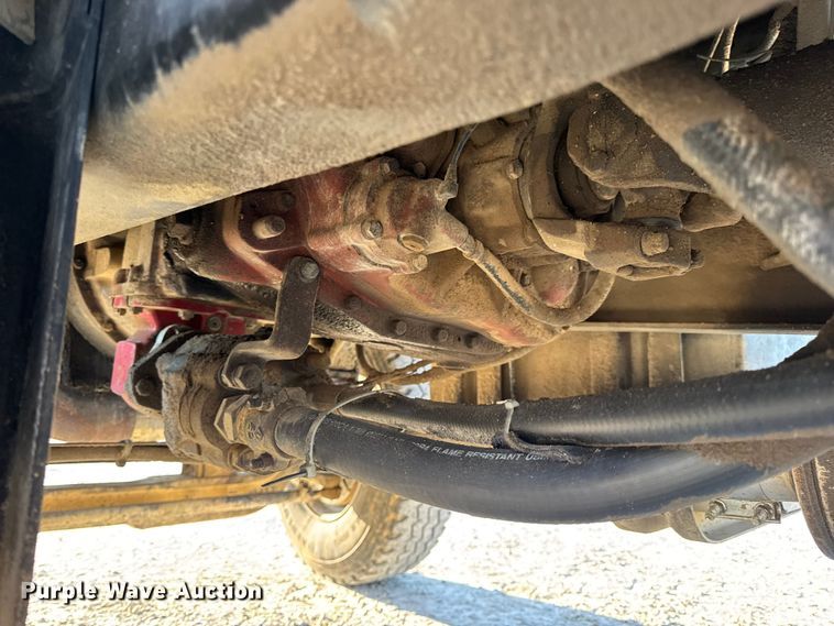 image for item DO2255 1992 Ford L8000 dump truck