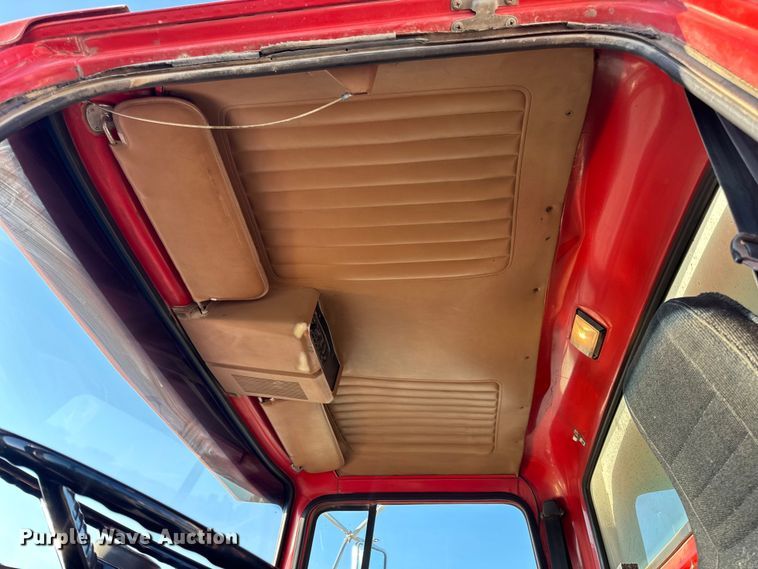 image for item DO2255 1992 Ford L8000 dump truck