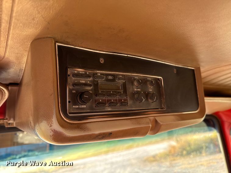 image for item DO2255 1992 Ford L8000 dump truck