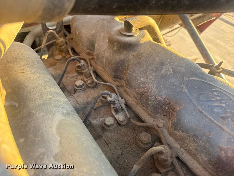 image for item DO2255 1992 Ford L8000 dump truck