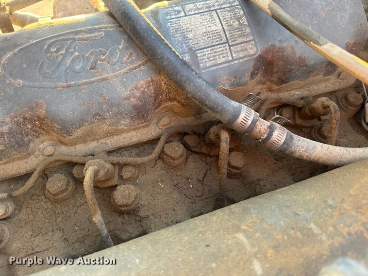 image for item DO2255 1992 Ford L8000 dump truck