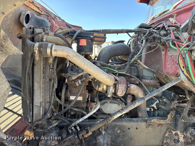 image for item DO2255 1992 Ford L8000 dump truck