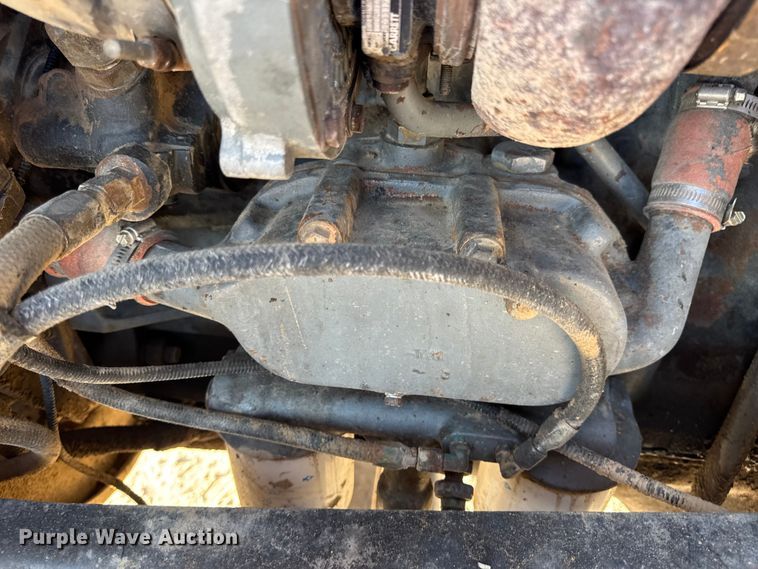 image for item DO2255 1992 Ford L8000 dump truck