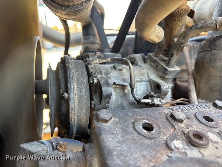 image for item DO2255 1992 Ford L8000 dump truck