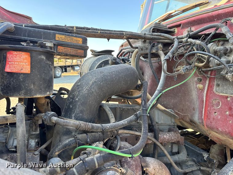 image for item DO2255 1992 Ford L8000 dump truck