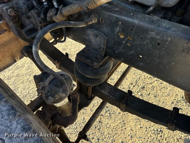 image for item DO2255 1992 Ford L8000 dump truck