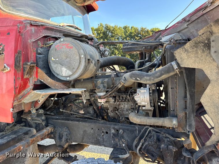 image for item DO2255 1992 Ford L8000 dump truck