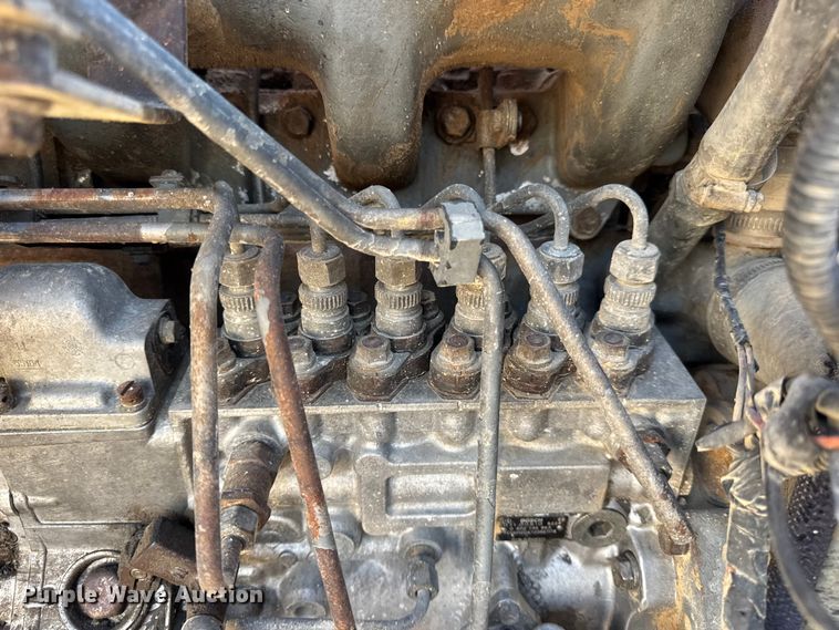 image for item DO2255 1992 Ford L8000 dump truck