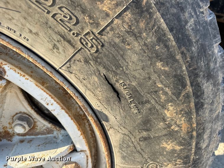 image for item DO2255 1992 Ford L8000 dump truck