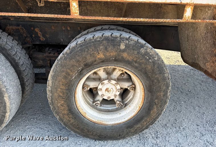 image for item DO2255 1992 Ford L8000 dump truck