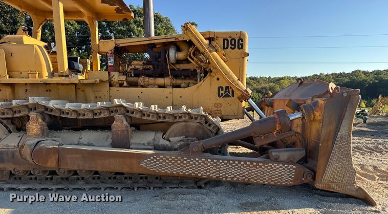 image for item DO2256 1973 Caterpillar D9G dozer