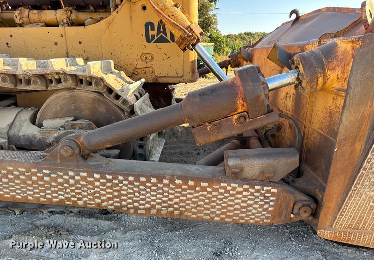 image for item DO2256 1973 Caterpillar D9G dozer