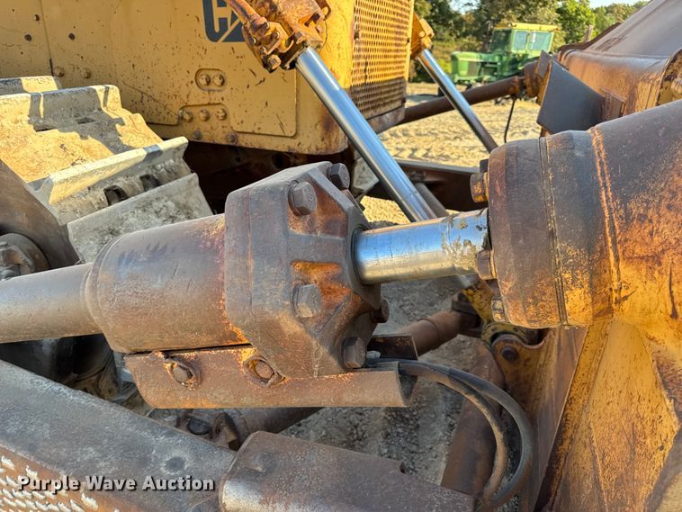 image for item DO2256 1973 Caterpillar D9G dozer