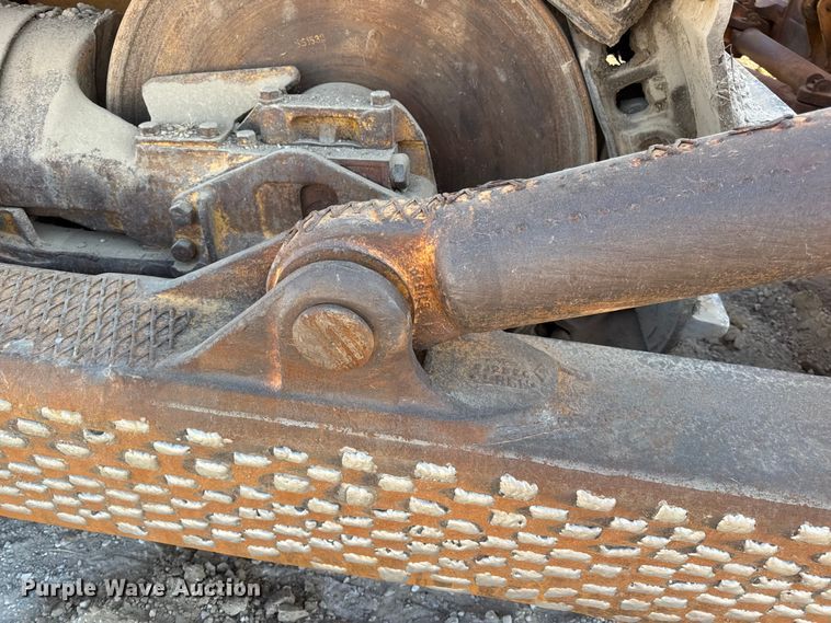 image for item DO2256 1973 Caterpillar D9G dozer