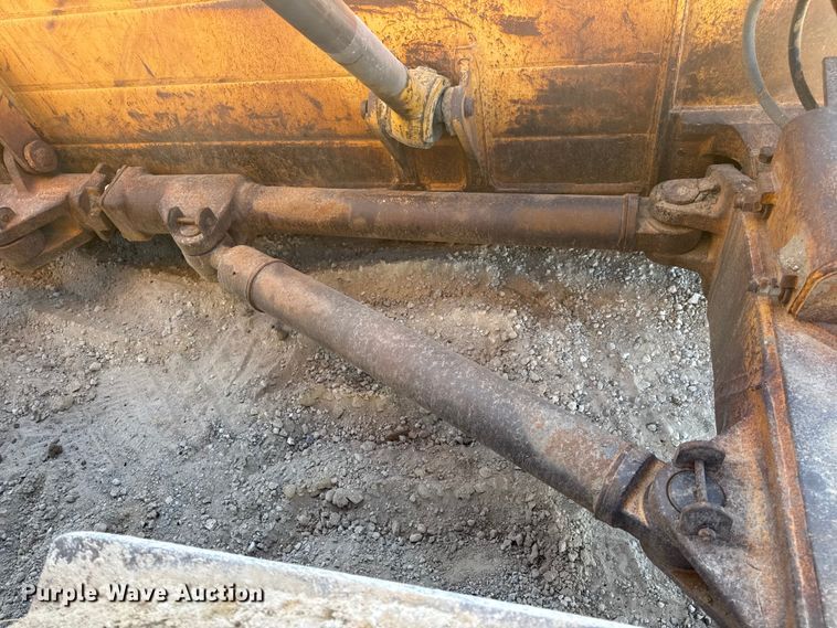 image for item DO2256 1973 Caterpillar D9G dozer