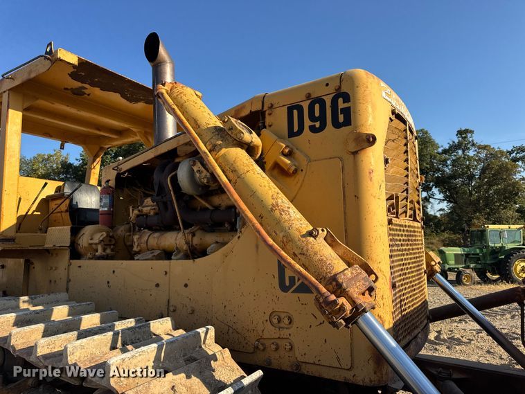 image for item DO2256 1973 Caterpillar D9G dozer