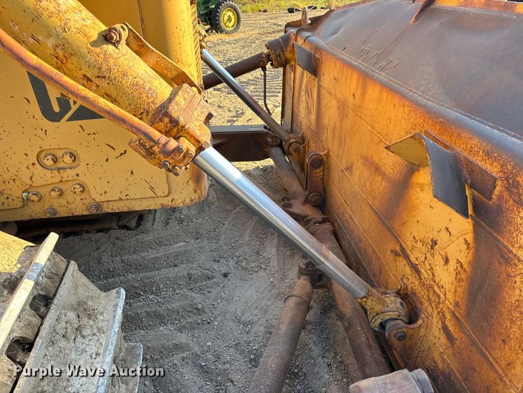 image for item DO2256 1973 Caterpillar D9G dozer