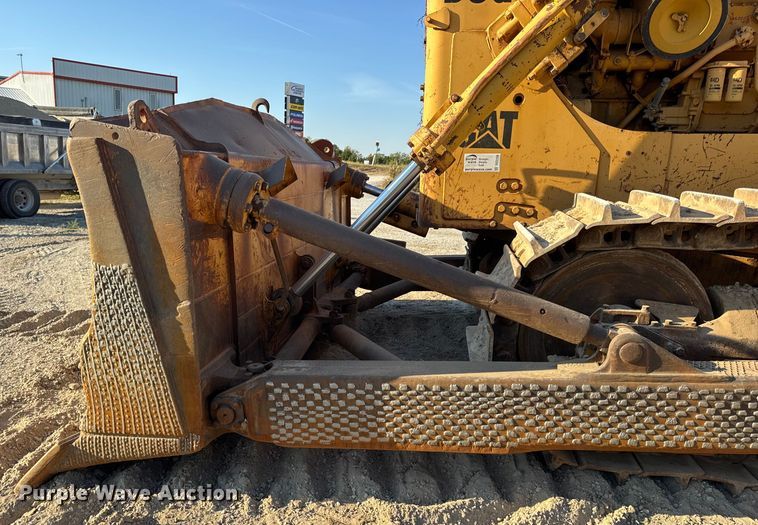 image for item DO2256 1973 Caterpillar D9G dozer