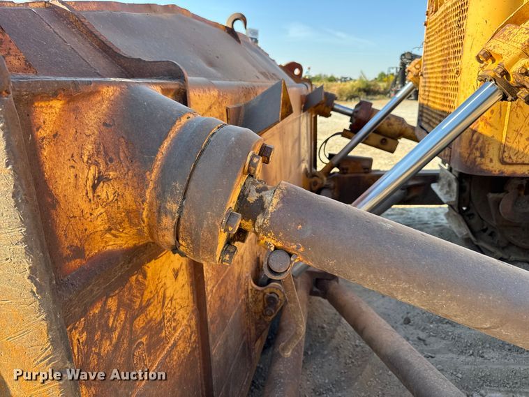 image for item DO2256 1973 Caterpillar D9G dozer