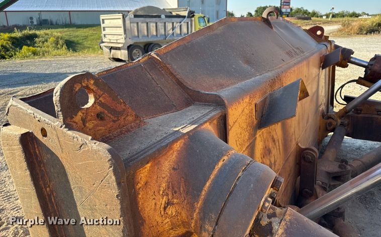 image for item DO2256 1973 Caterpillar D9G dozer