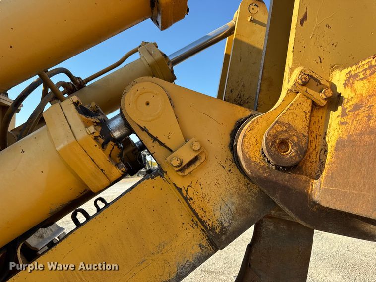 image for item DO2256 1973 Caterpillar D9G dozer